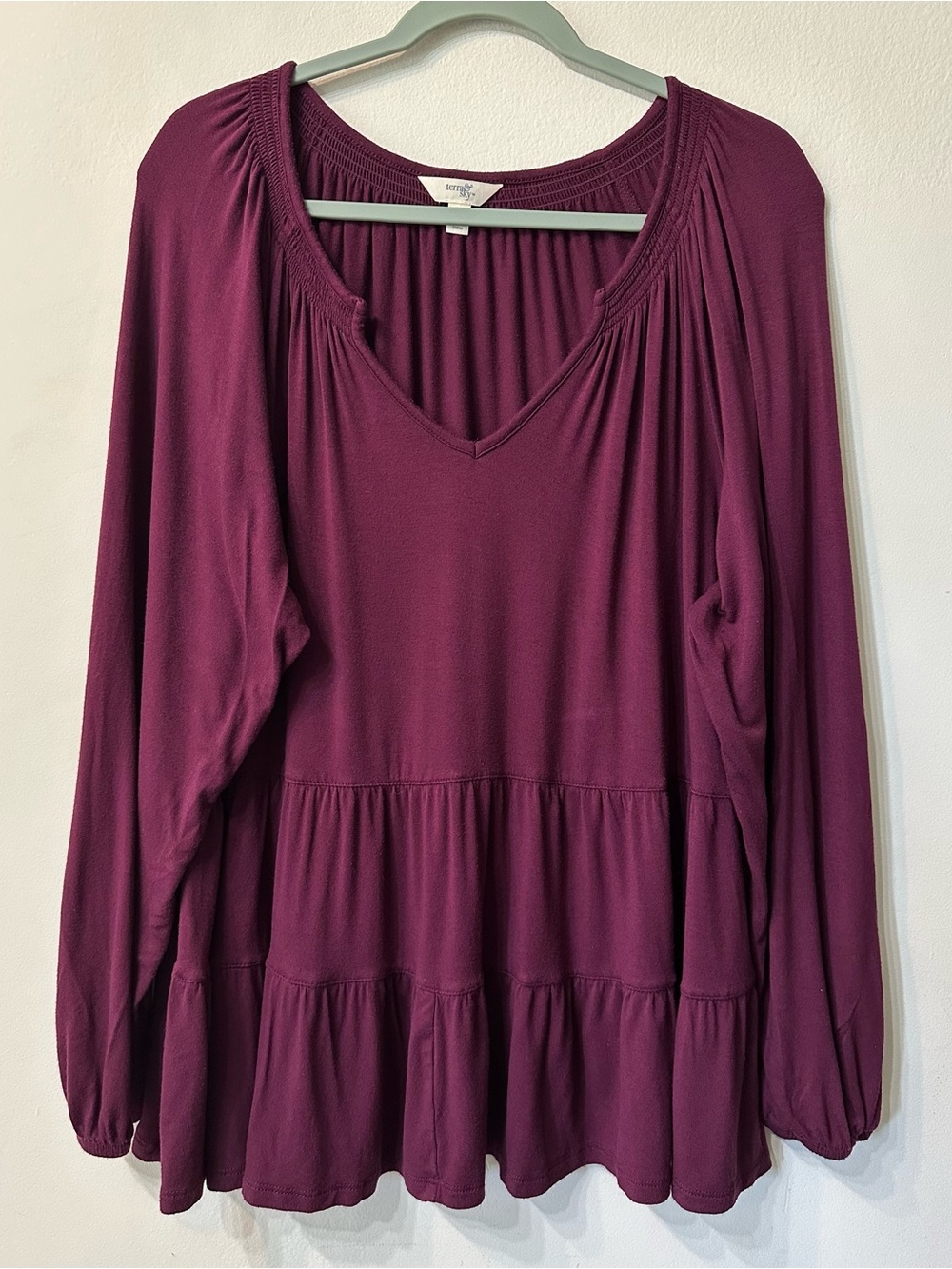 Terra & Sky Plus Size 1X 16W 18W Purple Tiered Peplum Top Smocked V-Neck Rayon